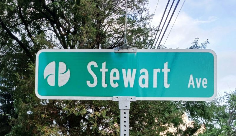 File:Stewart Avenue.jpg