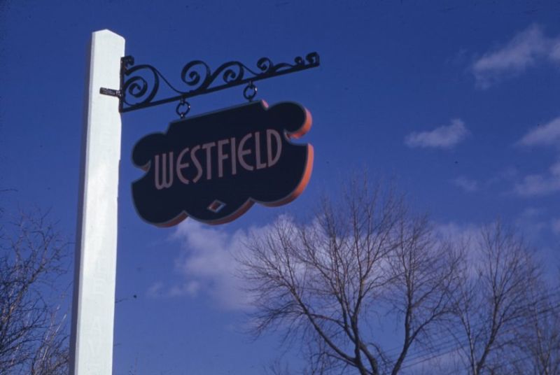 File:Westfield sign 2016.11.14.JPG