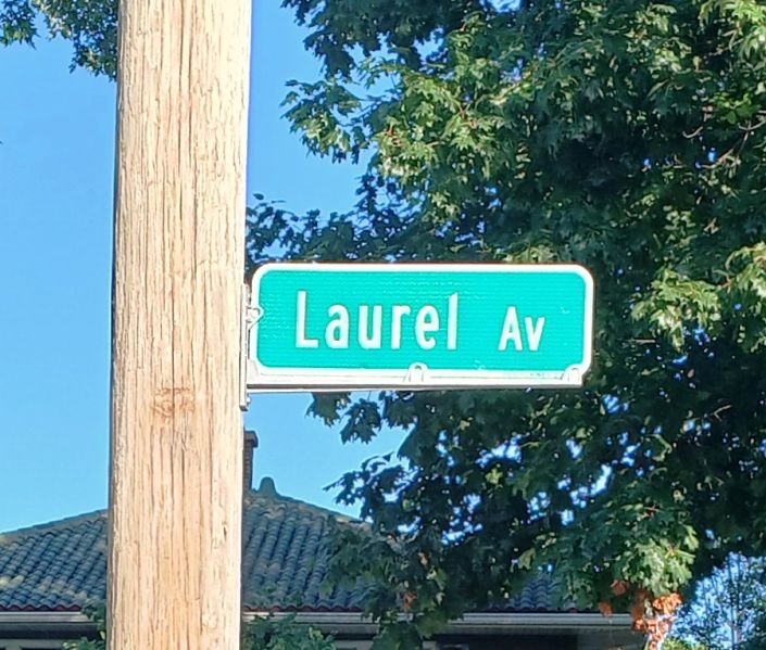 File:Laurel Avenue.jpg